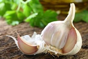 garlic as a means to remove papillomas